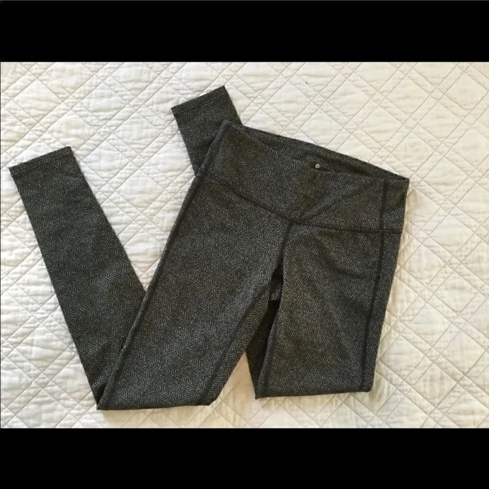 EUC Athleta Chaturanga Leggings Heartbeat Sz Xs